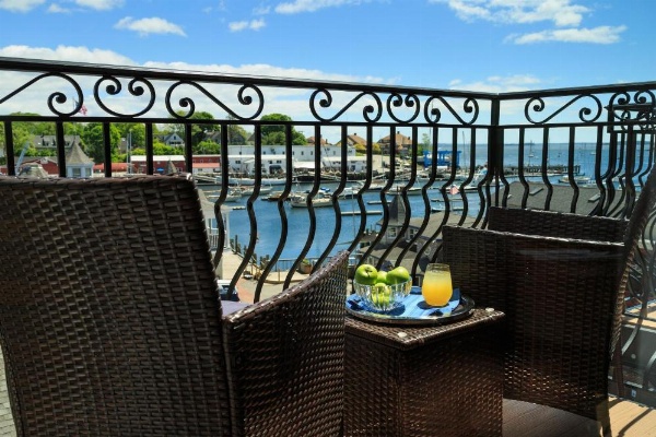 16 Bay View image 11