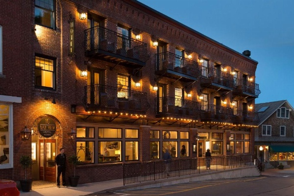 16 Bay View image 17