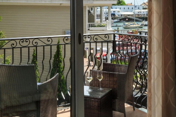 16 Bay View image 21